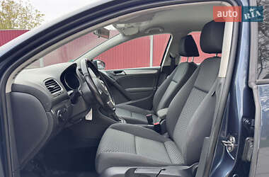 Хетчбек Volkswagen Golf 2010 в 