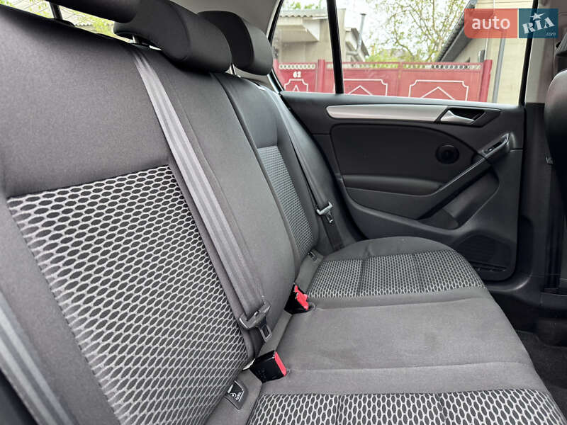 Хэтчбек Volkswagen Golf 2010 в Звенигородке