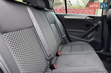 Хетчбек Volkswagen Golf 2010 в 