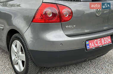 Хэтчбек Volkswagen Golf 2008 в 