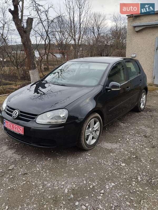 Хетчбек Volkswagen Golf 2004 в Збаражі