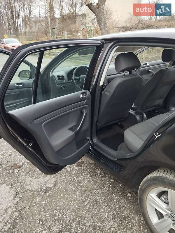 Хетчбек Volkswagen Golf 2004 в Збаражі