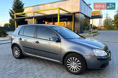 Хетчбек Volkswagen Golf 2004 в Миргороді