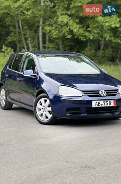 Хетчбек Volkswagen Golf 2004 в 