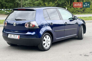 Хетчбек Volkswagen Golf 2004 в 