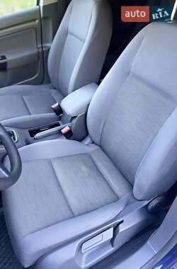 Хетчбек Volkswagen Golf 2004 в 