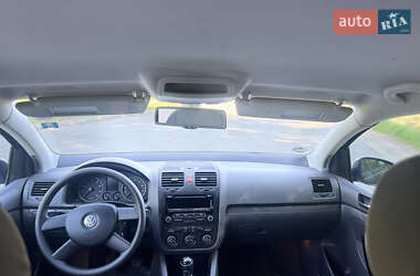 Хетчбек Volkswagen Golf 2004 в 
