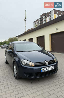 Хетчбек Volkswagen Golf 2010 в 