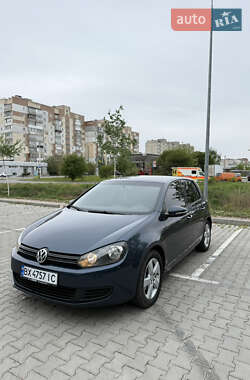 Хетчбек Volkswagen Golf 2010 в 