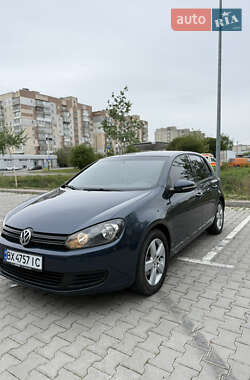 Хетчбек Volkswagen Golf 2010 в 