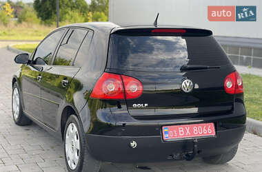 Хэтчбек Volkswagen Golf 2008 в 