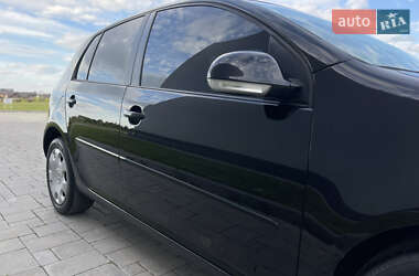 Хэтчбек Volkswagen Golf 2008 в 