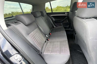 Хэтчбек Volkswagen Golf 2008 в 