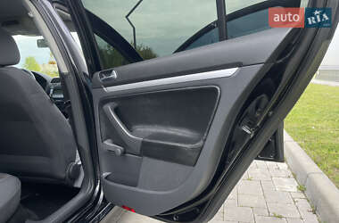 Хэтчбек Volkswagen Golf 2008 в 