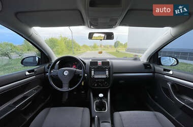 Хэтчбек Volkswagen Golf 2008 в 