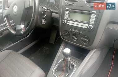 Хетчбек Volkswagen Golf 2007 в 
