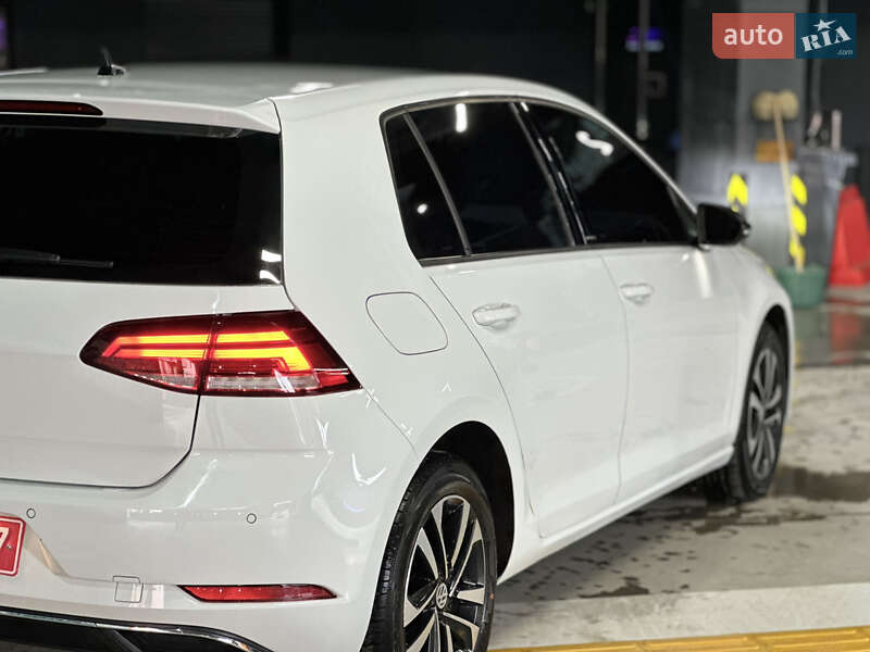 Хетчбек Volkswagen Golf 2019 в Самборі