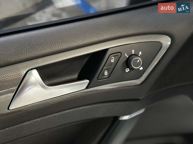Хетчбек Volkswagen Golf 2019 в Самборі