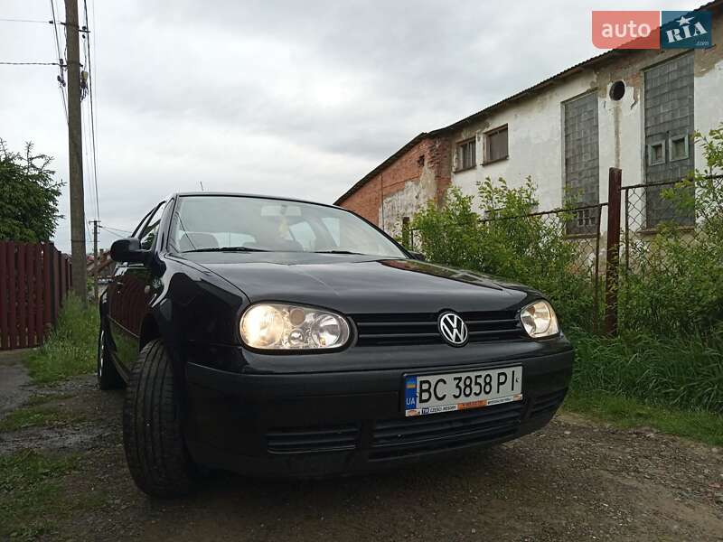 Хэтчбек Volkswagen Golf 2001 в Ходорове