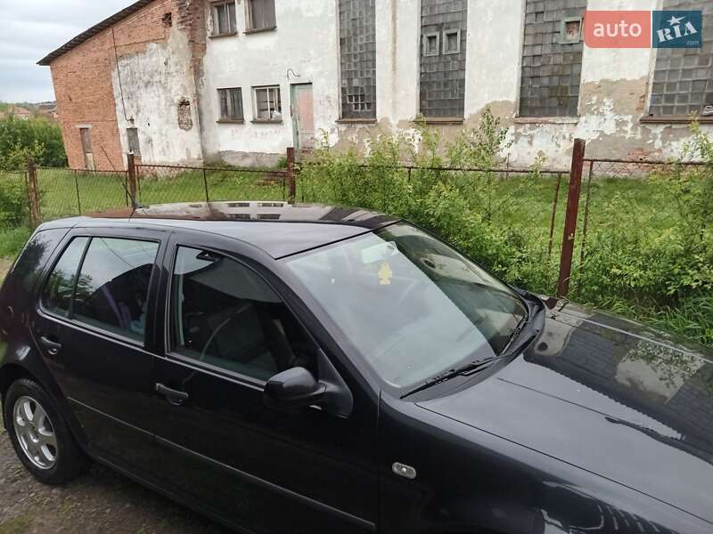 Хэтчбек Volkswagen Golf 2001 в Ходорове