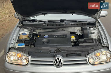 Хетчбек Volkswagen Golf 2001 в 