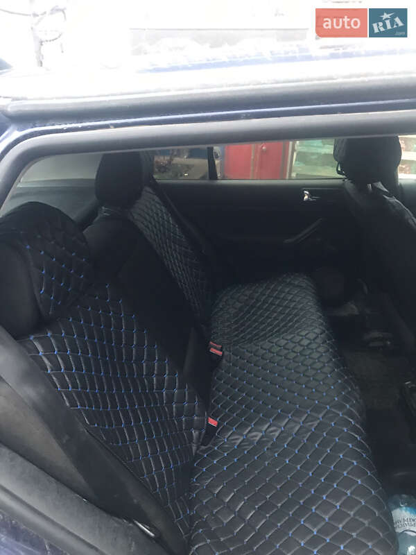 Хэтчбек Volkswagen Golf 2001 в Шиловцы