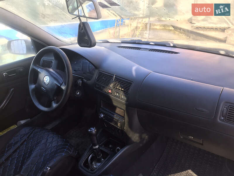 Хэтчбек Volkswagen Golf 2001 в Шиловцы