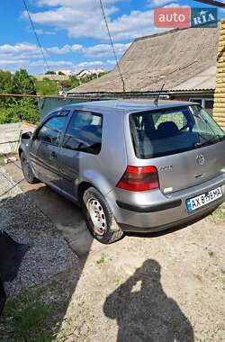 Хэтчбек Volkswagen Golf 2002 в Запорожье