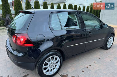 Хэтчбек Volkswagen Golf 2009 в 