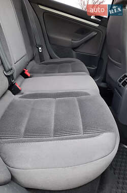 Універсал Volkswagen Golf 2009 в 