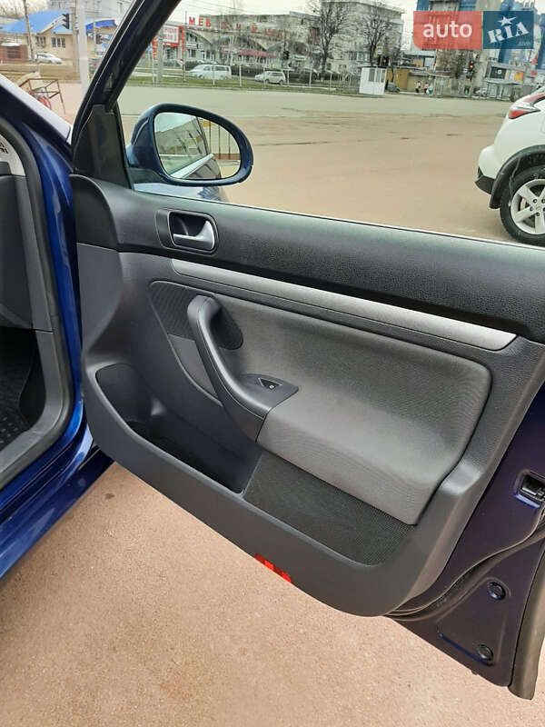 Універсал Volkswagen Golf 2009 в Харкові