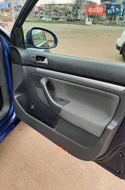 Універсал Volkswagen Golf 2009 в 