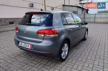 Хетчбек Volkswagen Golf 2012 в 