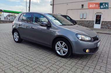 Хетчбек Volkswagen Golf 2012 в 