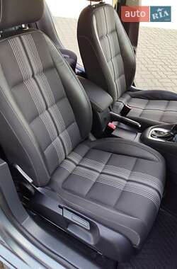 Хетчбек Volkswagen Golf 2012 в 