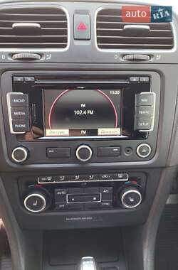 Хетчбек Volkswagen Golf 2012 в 
