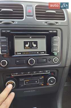 Хетчбек Volkswagen Golf 2012 в 