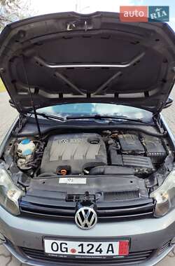 Хетчбек Volkswagen Golf 2012 в 