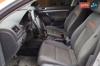 Хетчбек Volkswagen Golf 2006 в 