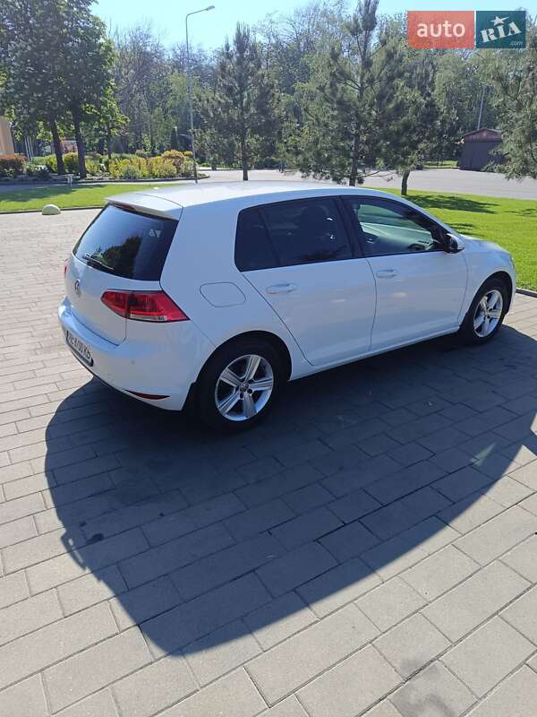Хэтчбек Volkswagen Golf 2013 в Краматорске