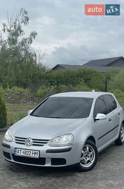 Хетчбек Volkswagen Golf 2005 в Надвірній
