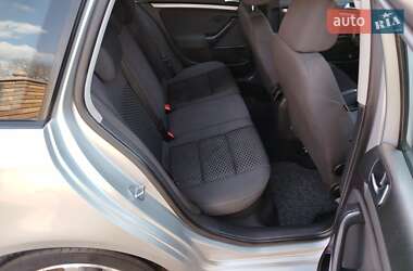 Универсал Volkswagen Golf 2010 в 