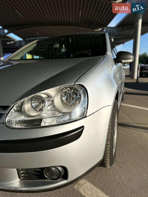 Хетчбек Volkswagen Golf 2008 в Запоріжжі