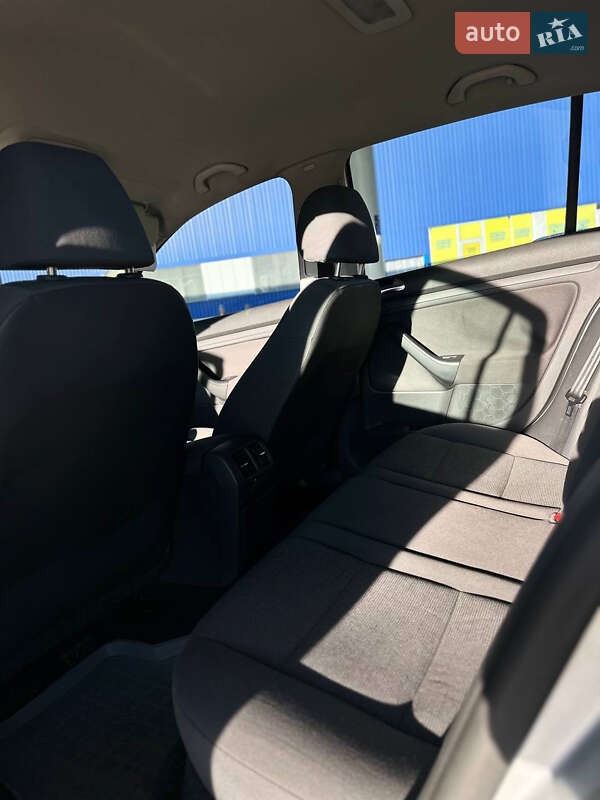 Хетчбек Volkswagen Golf 2008 в Запоріжжі