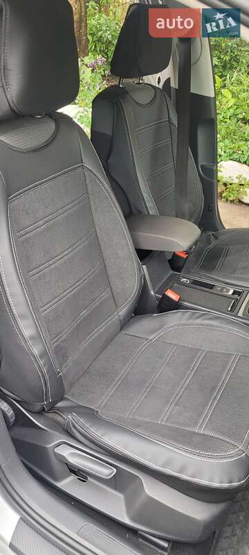 Универсал Volkswagen Golf 2014 в Ивано-Франковске