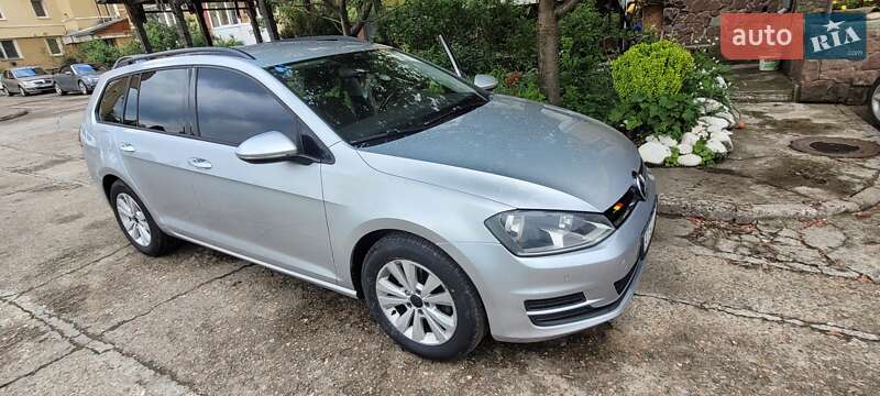Универсал Volkswagen Golf 2014 в Ивано-Франковске