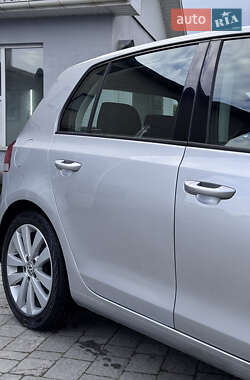 Хэтчбек Volkswagen Golf 2013 в 