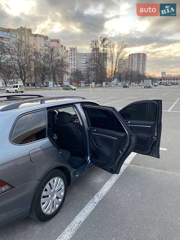 Универсал Volkswagen Golf 2010 в Броварах