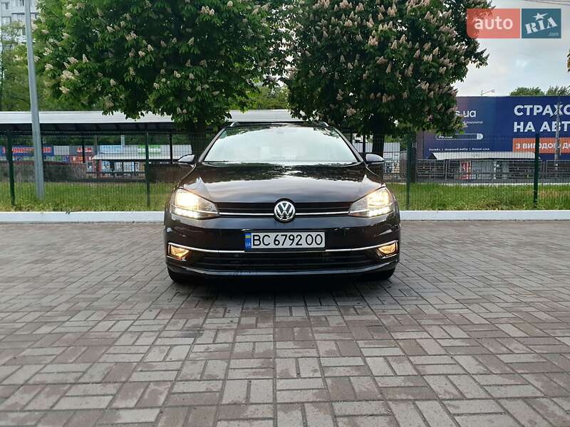 Універсал Volkswagen Golf 2020 в Києві