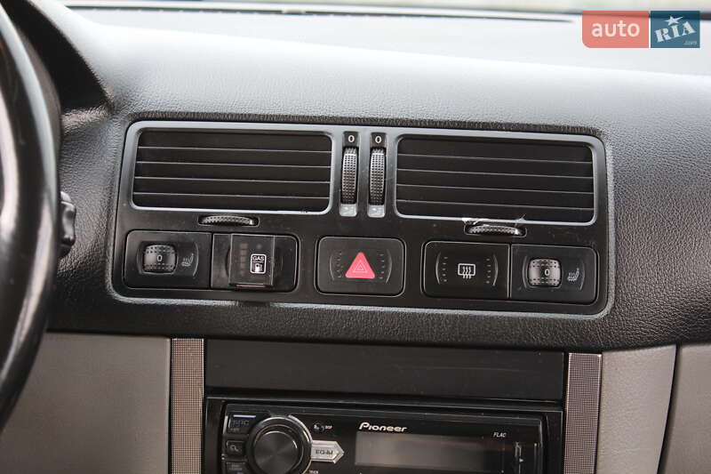 Универсал Volkswagen Golf 2006 в Виннице